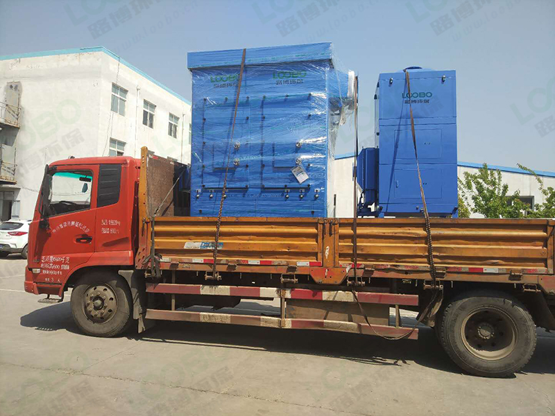 焊接除煙設(shè)備發(fā)貨1.jpg 焊接除煙設(shè)備發(fā)貨1.jpg