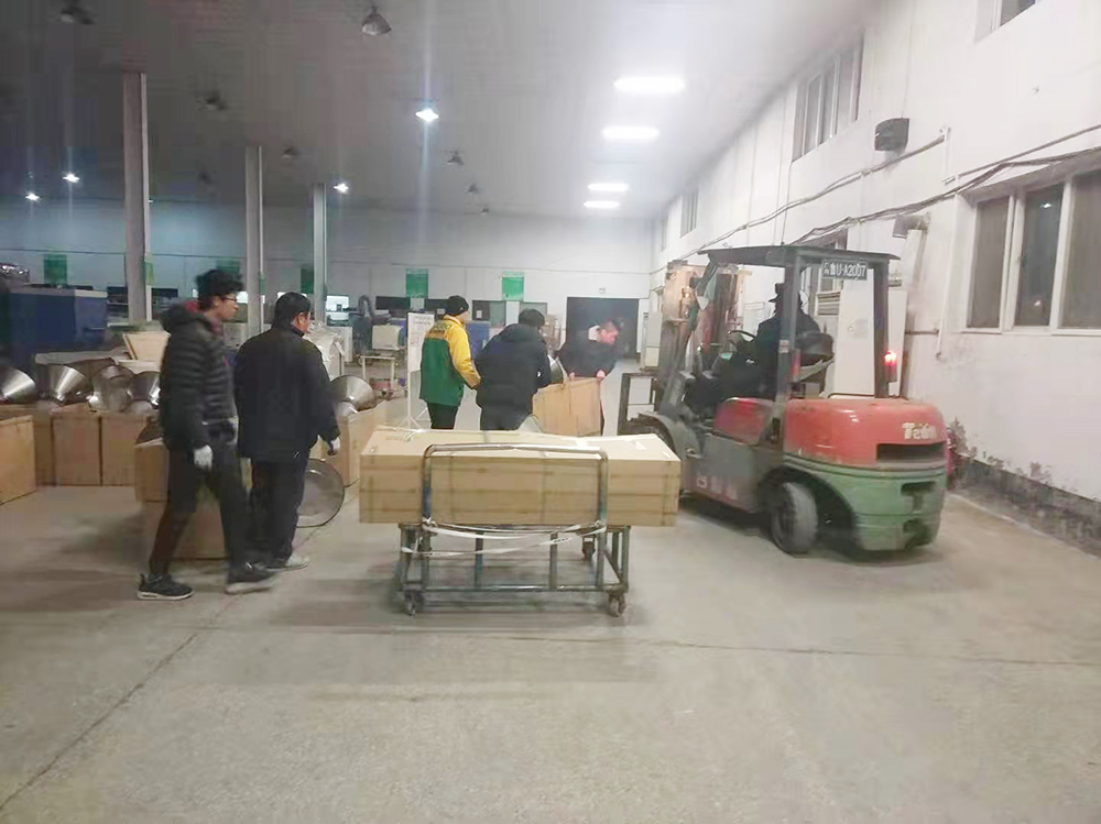 路博環(huán)保加班加點，確保按時交貨 (3).jpg