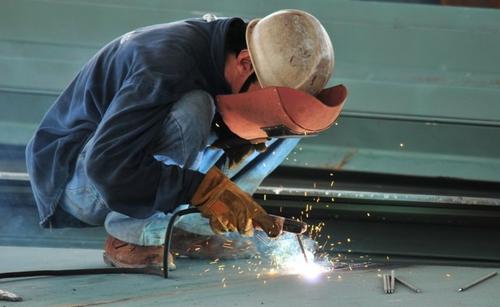 使用電焊煙塵凈化器和改善工作環(huán)境哪個更環(huán)保