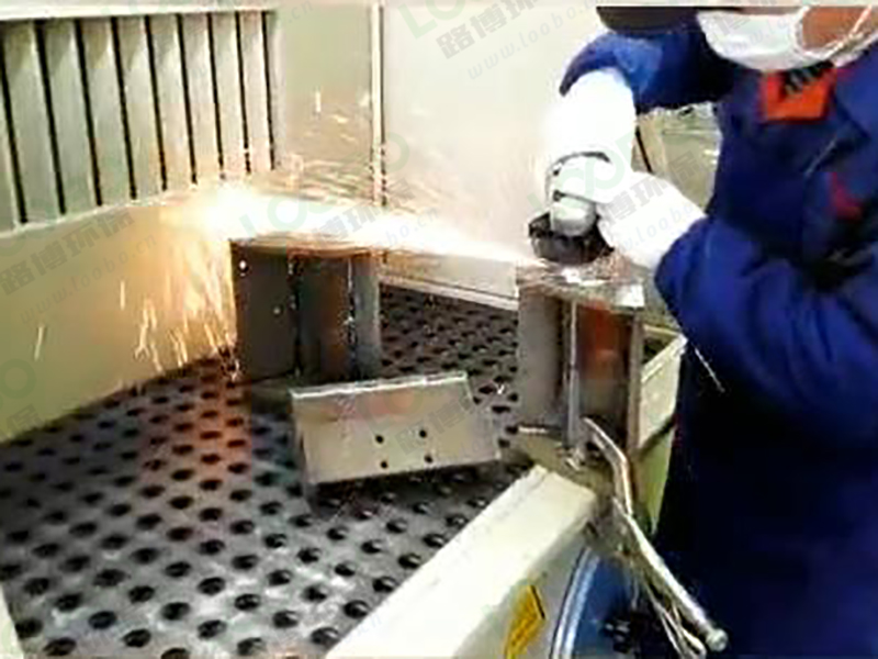 打磨除塵工作臺在打磨拋光車間的應(yīng)用 打磨除塵工作臺在打磨拋光車間的應(yīng)用