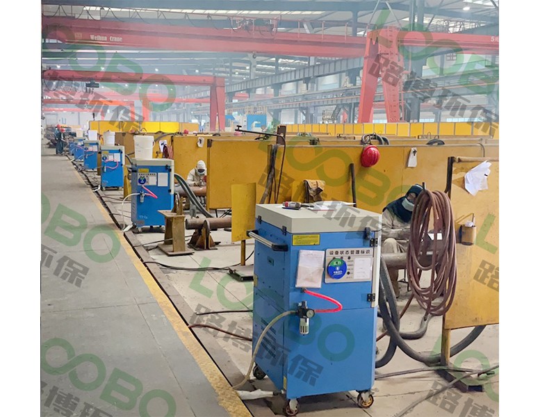 機器人焊接除塵設(shè)備:提升焊接質(zhì)量與效率的全新解決方案 (2).jpg