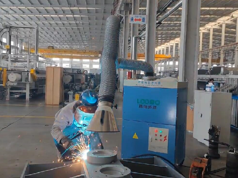 靈活布置，焊煙無(wú)處藏匿！移動(dòng)式焊煙凈化器守護(hù)你的健康